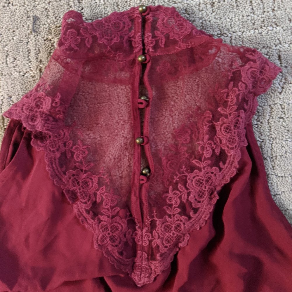 H&M Burgundy High neck lace mock turtle neck